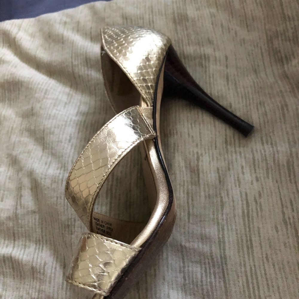 Shoes - Picture 2 of 5